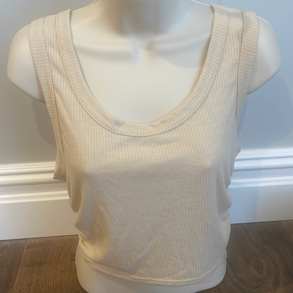 Twenty5A side ruched crop tank